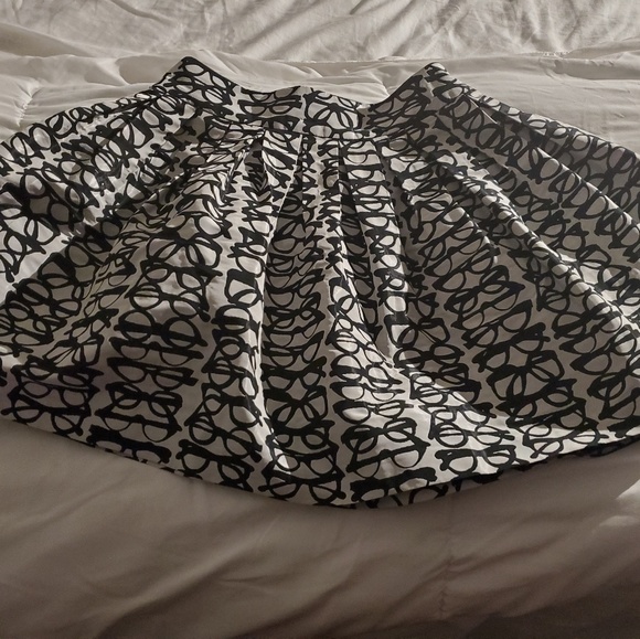 Alice + Olivia Dresses & Skirts - Alice & Olivia Print Skirt Alice + Olivia Dresses & Skirts - Alice & Olivia Print Skirt